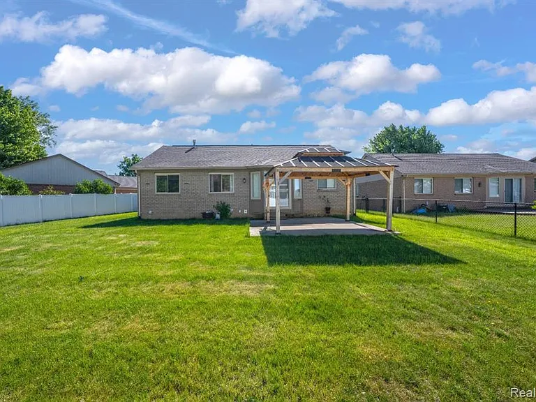 45925 Ashwood Ln — Photo 25