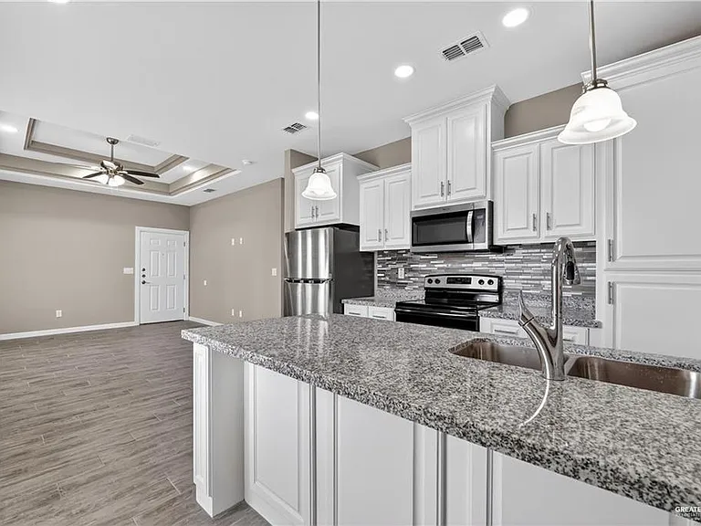 1201 Country Club Dr #1 — Photo 5