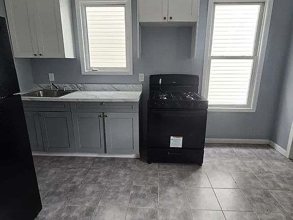 2nd image of 36 Dehart Pl #101