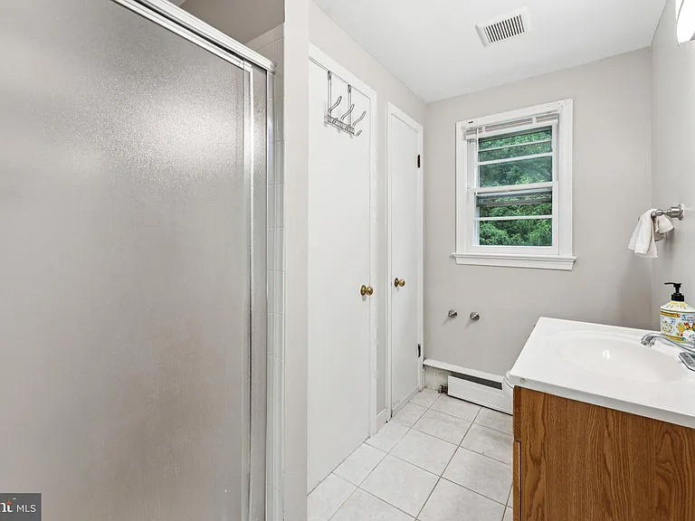 10307 Beaumont St — Photo 16