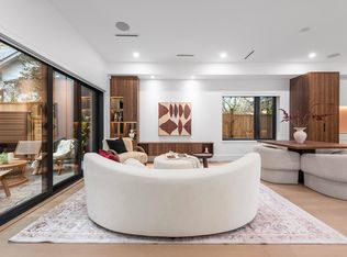 273 W 17th Ave #2, Vancouver, BC V5Y 1Z4