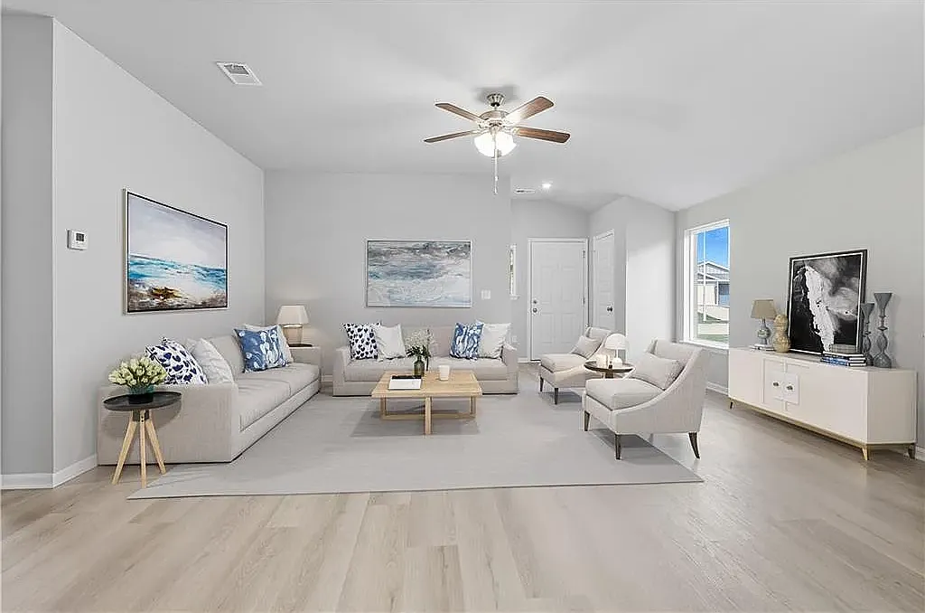3 bed, 1068 sqft, $2,300 — Photo 3