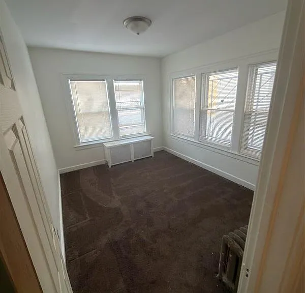 2490 Calvert St — Photo 4