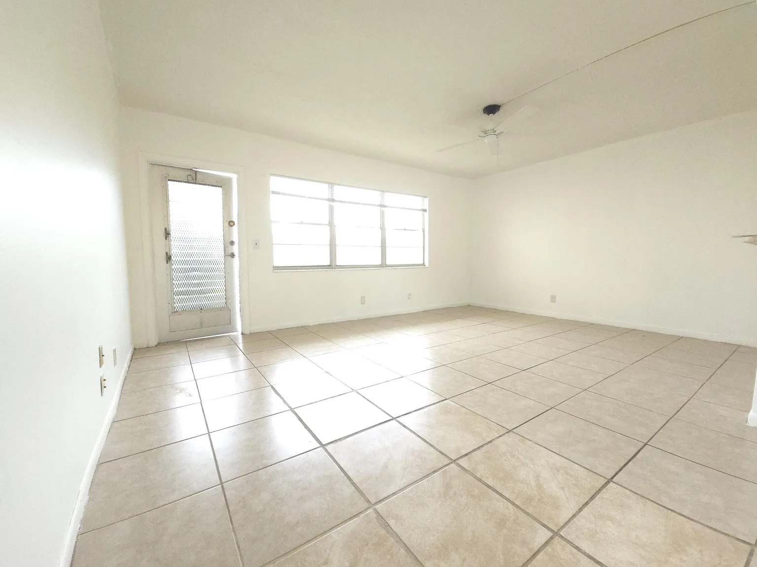1 bed, 1.5 bath, 684 sqft, $1,500 — Photo 3