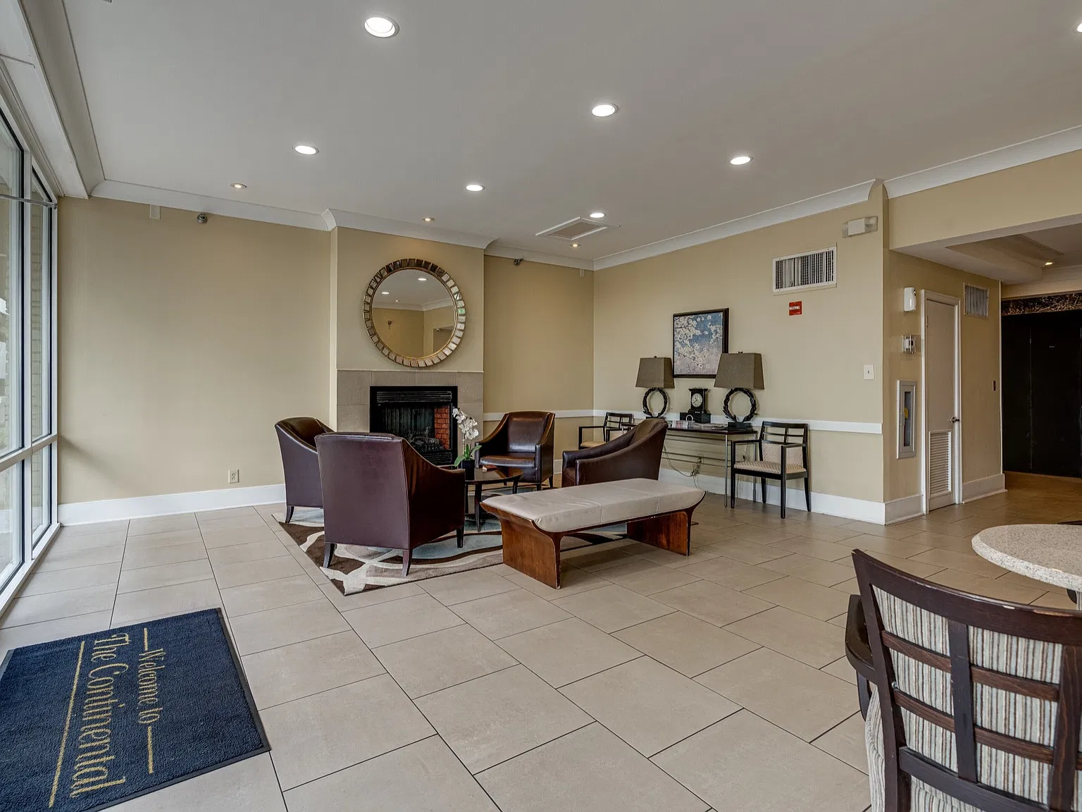 1 bed, 1.0 bath, 736 sqft, $1,650 — Photo 3
