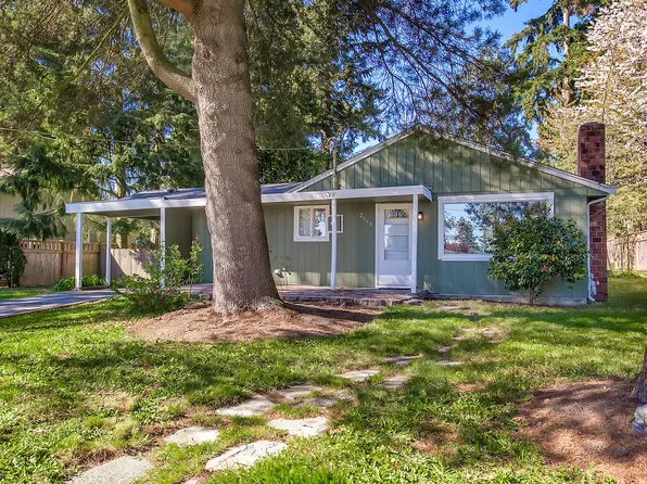 2558 NE 204th St, Seattle, WA 98155
