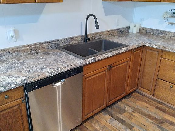 5th image of 212 Mabel St
