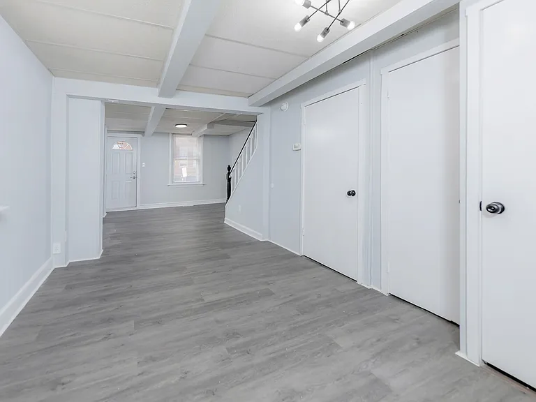 108 S Sussex St — Photo 2
