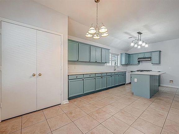 5th image of 1922 S Bevington Oaks Cir