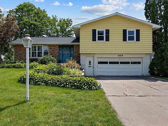 2nd image of 105 Parkview Dr