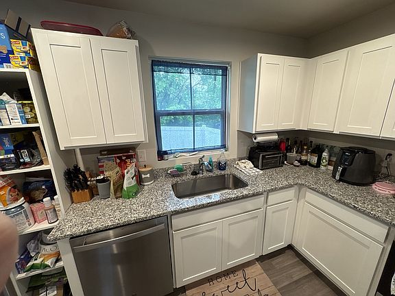 3rd image of 2935 Winterberry Dr #52