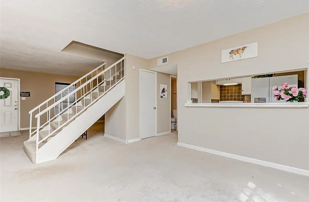 1917M Miramar Ct — Photo 4