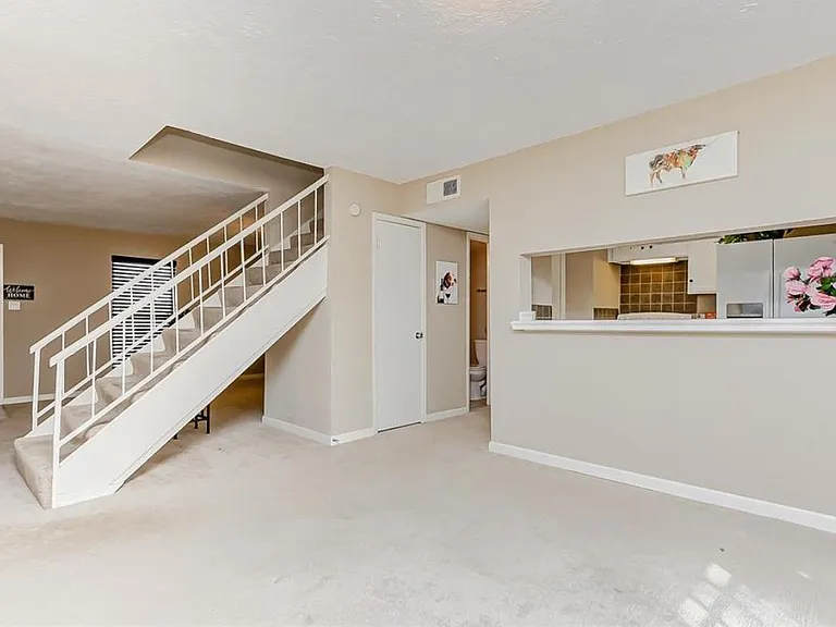 1917M Miramar Ct — Photo 4