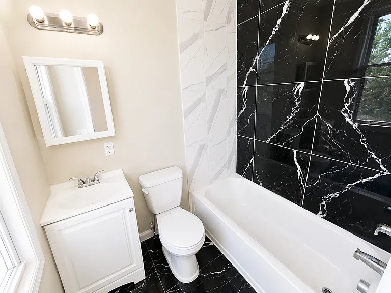 729 S 19th St #3 — Photo 4