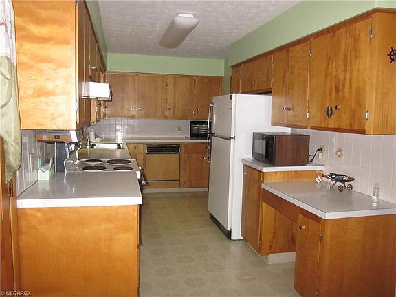 3rd image of 719 E Highland Ave