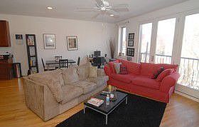 4th image of 1927 W Belmont Ave #1