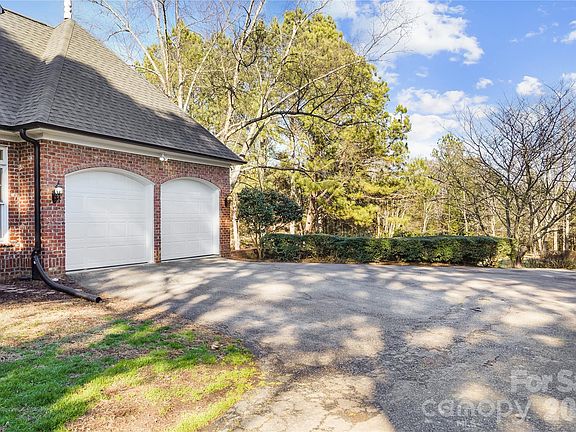 3rd image of 2812 Woodwind Ct