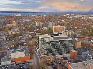 212 King William St #1318, Hamilton, ON L8R 1B1