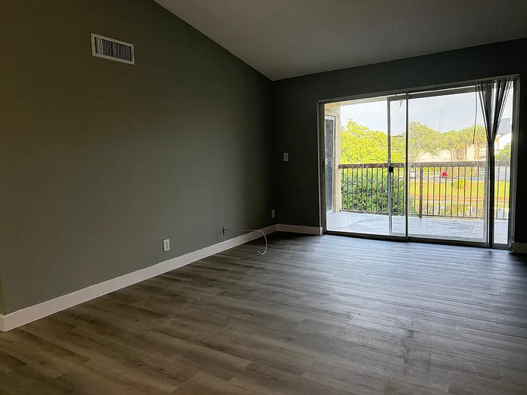 7670 Westwood Dr #715 — Photo 32