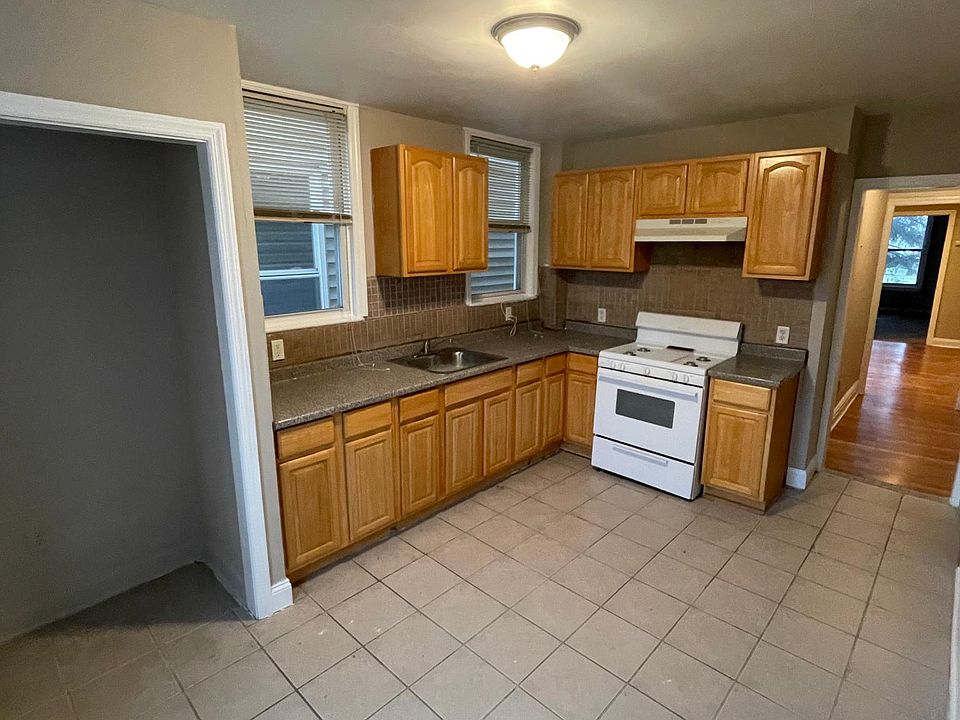 1st image of 350 Amherst St Floor 1