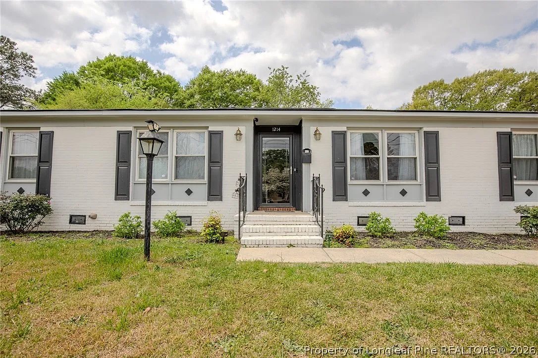 4 bed, 2.0 bath, 1668 sqft, $860 — Photo 1