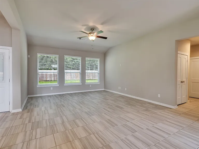 8510 Amber Bend Dr — Photo 25