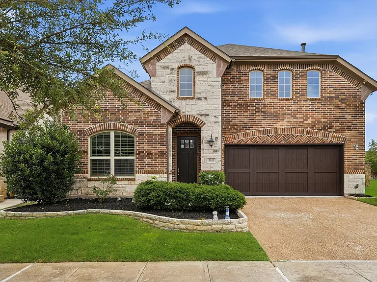 5000 Cyndur Dr — Photo 1