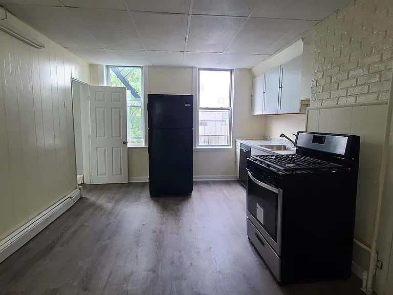302 Summit Ave #1 — Photo 7
