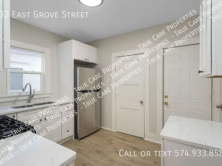 232 E Grove St — Photo 12