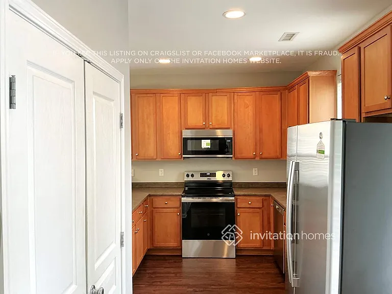 1912 Pear Tree Ln — Photo 7