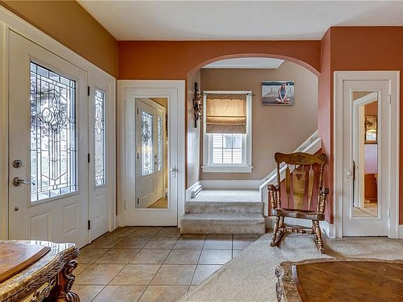 3rd image of 301 Orchard Ave