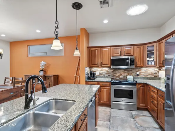 7487 E Maritime Dr, Tucson, AZ 85756