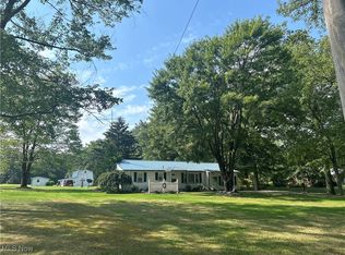 993 Bristol Champion Townline Rd NW, Bristolville, OH 44402