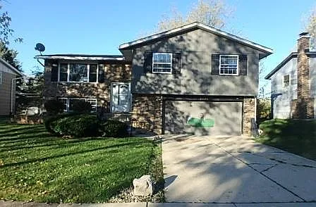 21848 Clyde Ave photo 1