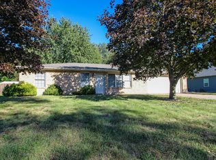 417 Hickory St NW, Demotte, IN 46310