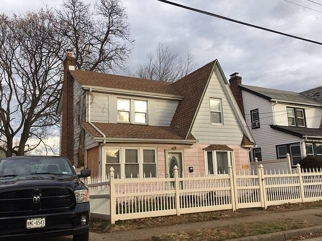 2nd image of 169 Yale St