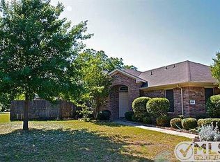 2044 Castleview Dr, Fort Worth, TX 76120
