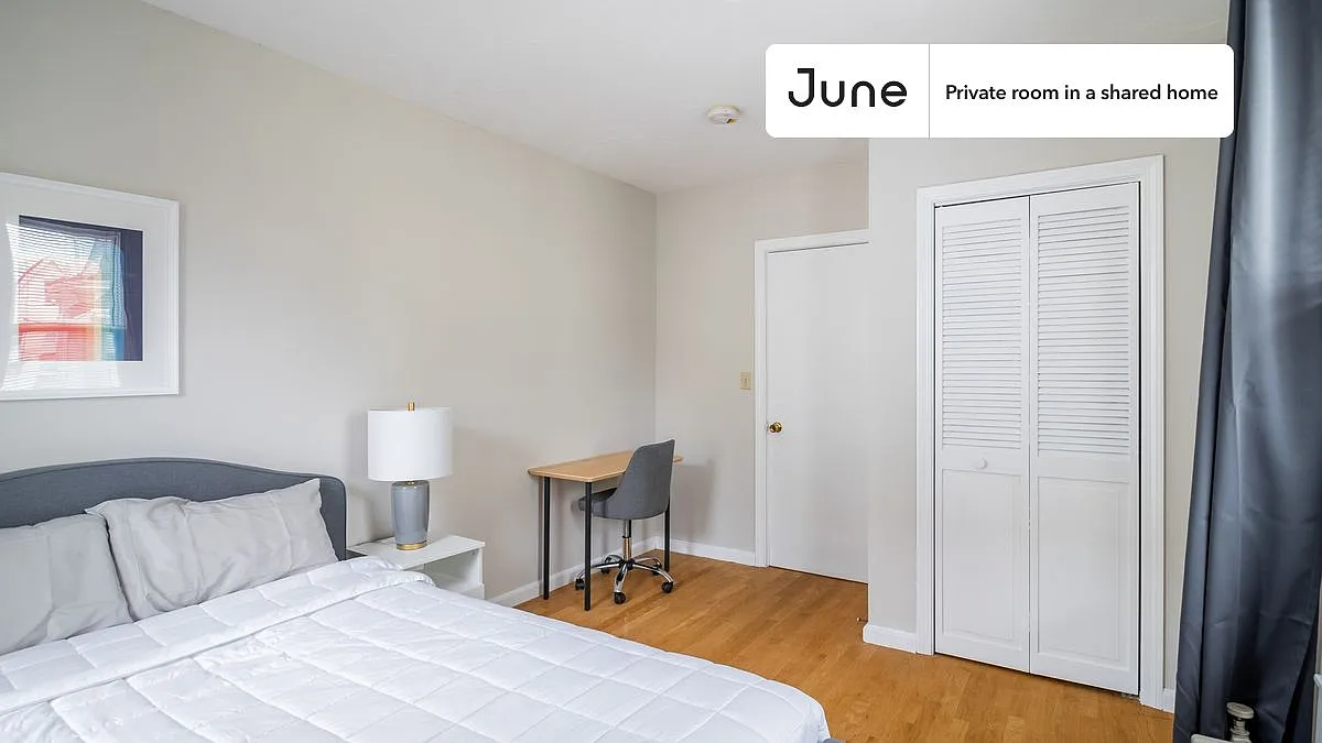 Full bedroom in 3 bed/1 bath home in Somerville #1668 C — Photo 3