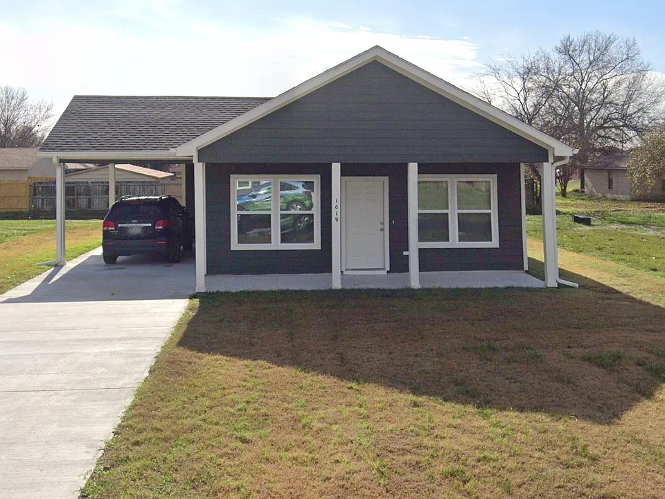 1019 Chesnut Ln