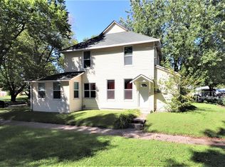 1402 3rd St, Perry, IA 50220
