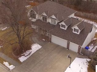 602 N Fillmore St, Papillion, NE 68046