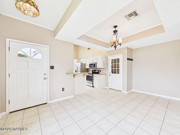 2nd image of 307 Heatheroak Ave