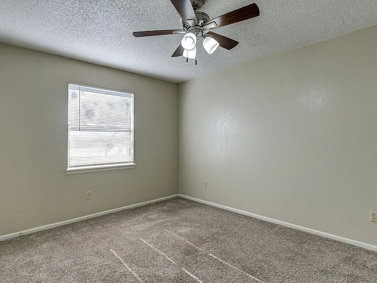 Albany Ridge Apartments Comfortable Living in West Lubbock — Photo 22