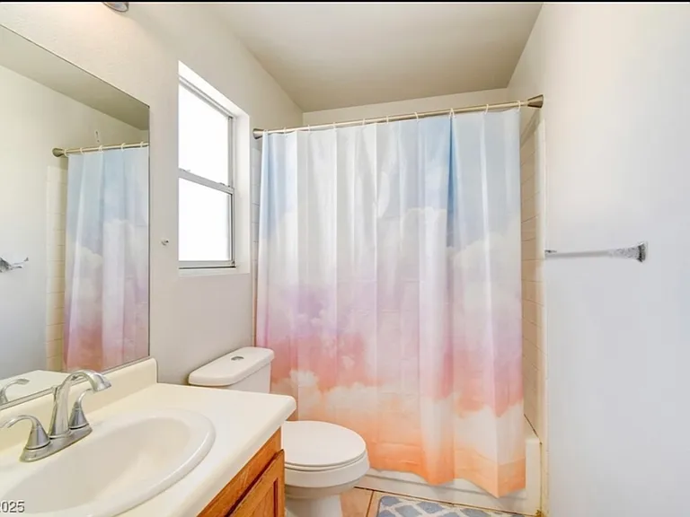4053 Hazelridge Dr — Photo 11