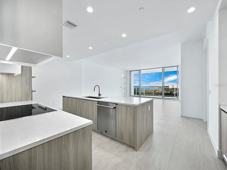 301 Quay Cmns #1003 — Photo 12