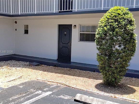 2nd image of 447 NE 195th St APT 117