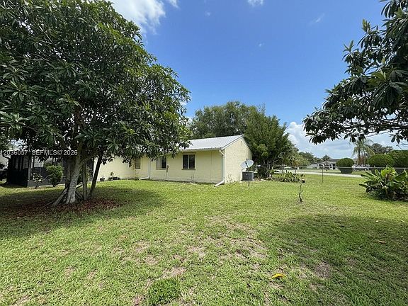 5th image of 4001 Bishop Cir