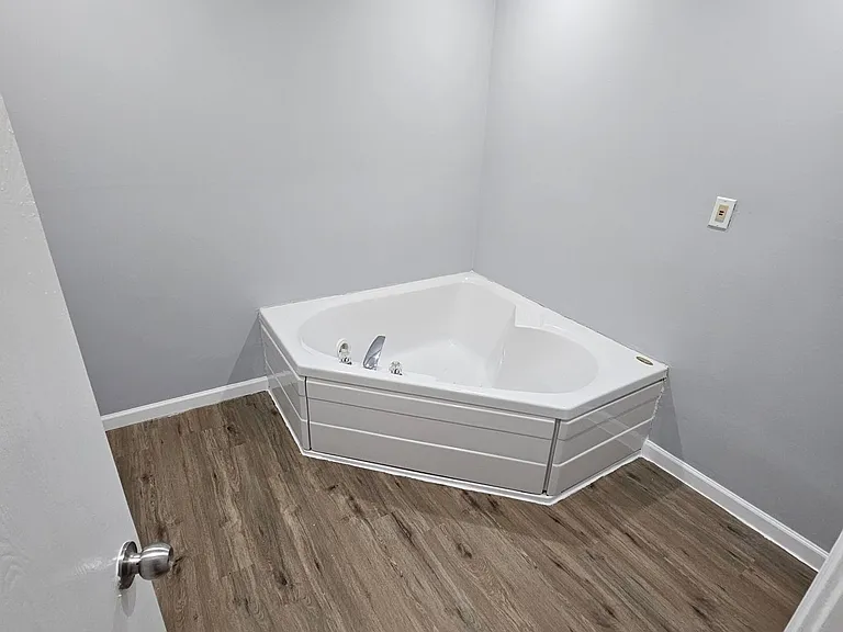 1102 E Colorado Ave — Photo 14