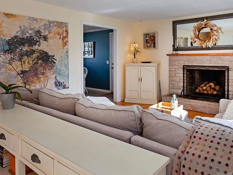 33 Peters Ln — Photo 6