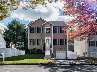 90 Beecher Ave, Shelton, CT 06484